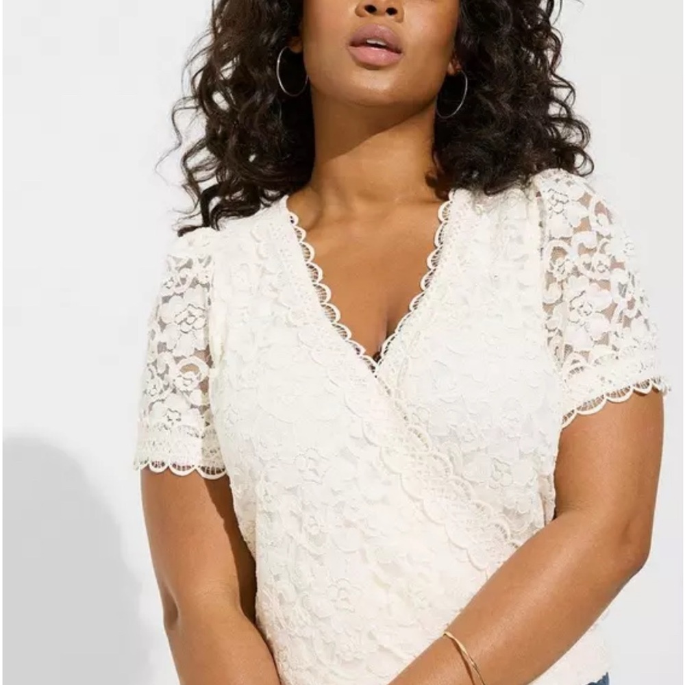 Torrid 2x Cream Stretch Lace Surplice Crop Top
